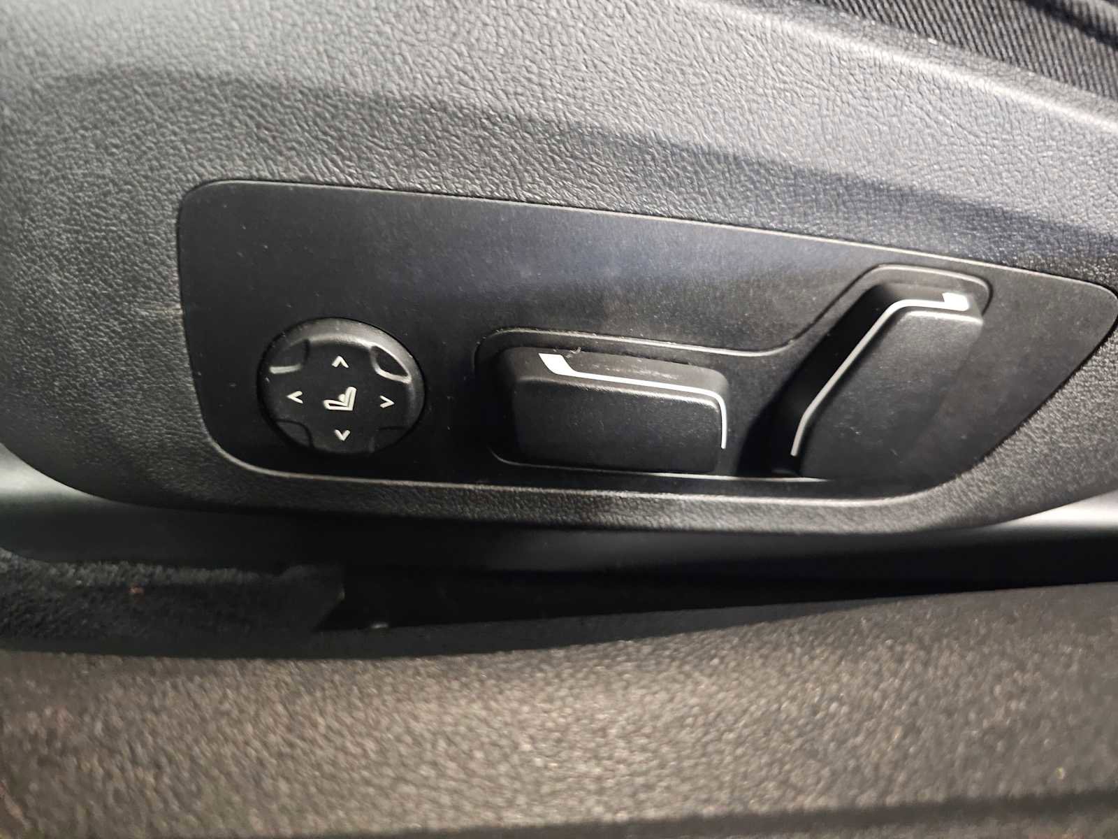 Used 2025 BMW 430i xDrive Coupe w/ M Sport Package image 31