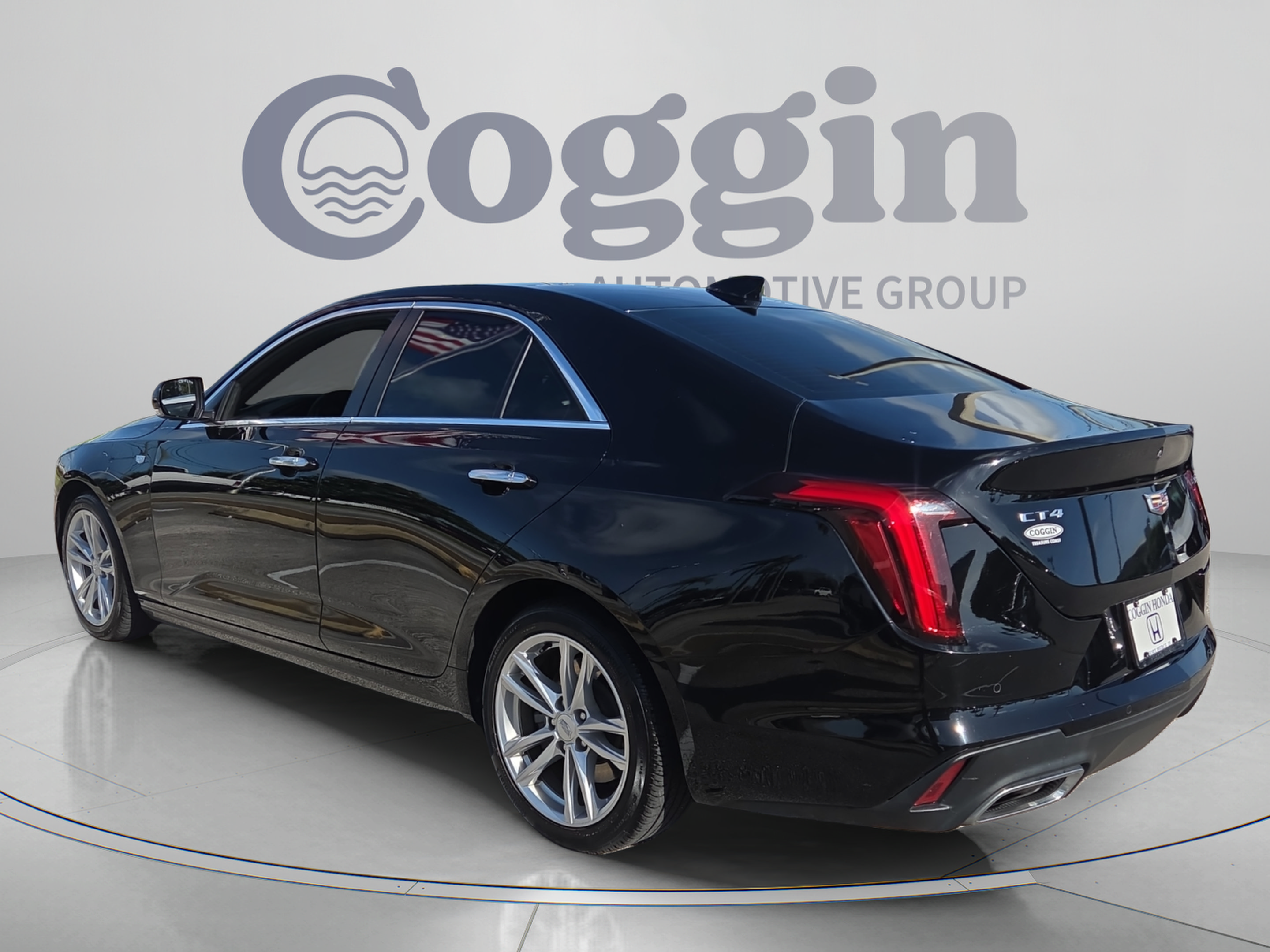 Used 2023 Cadillac CT4 Luxury RWD image 3