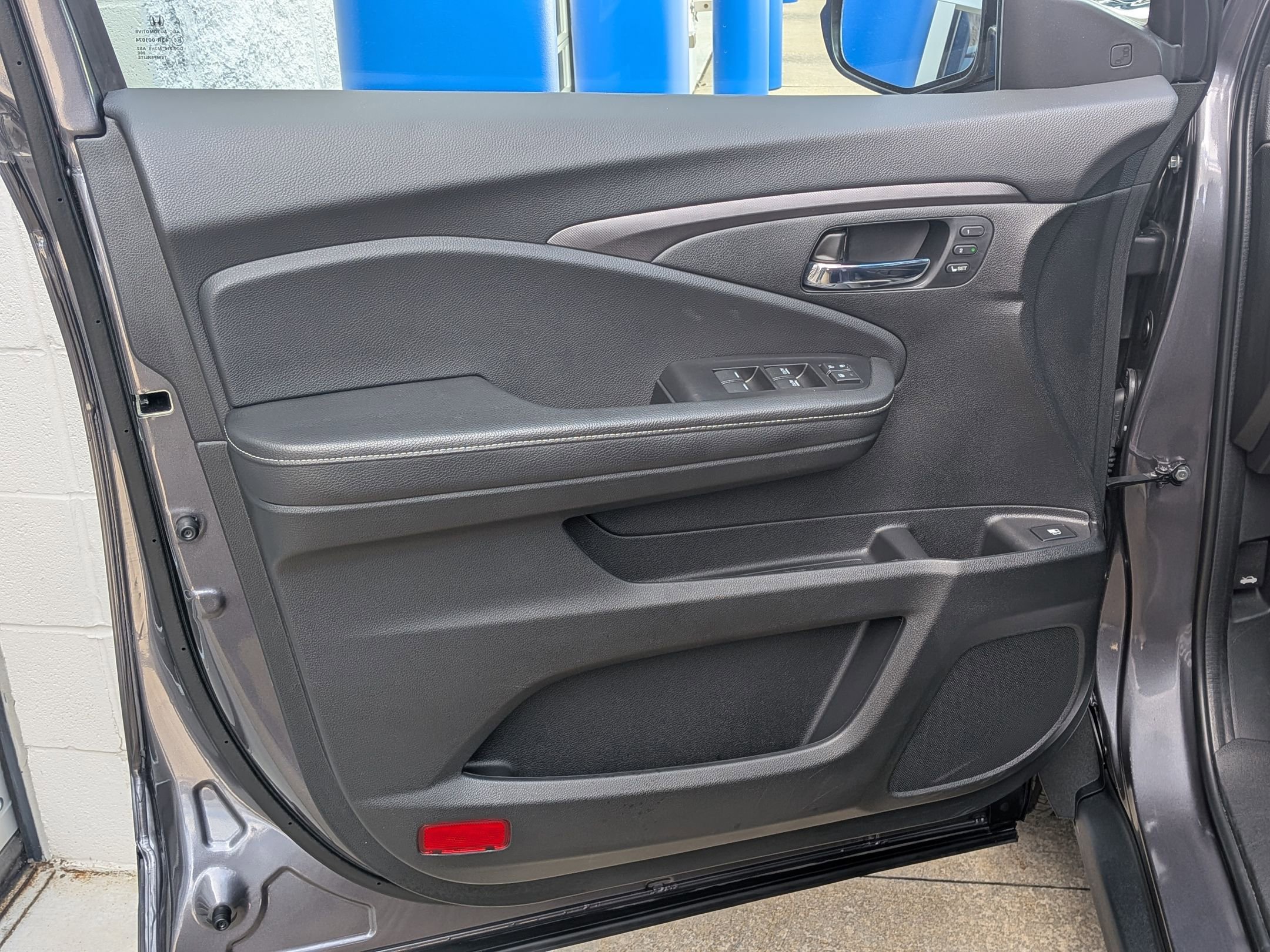 Certified 2025 Honda Ridgeline RTL image 12