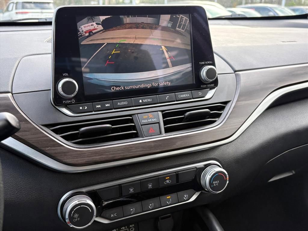Used 2023 Nissan Altima 2.5 SV image 11