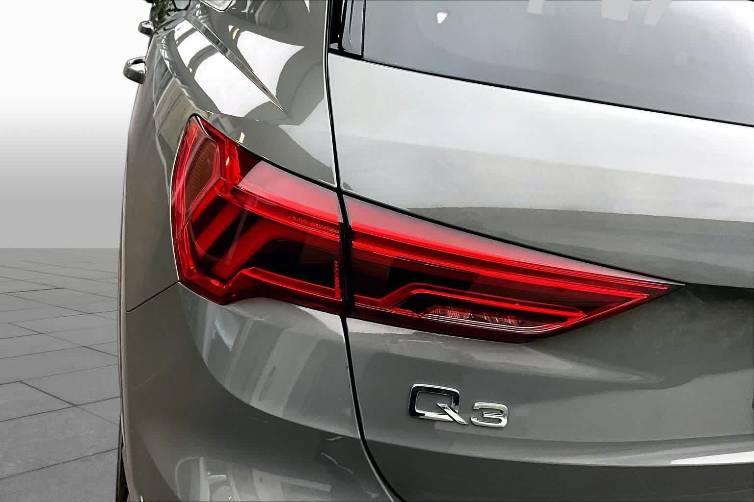 Used 2023 Audi Q3 2.0T Premium w/ Convenience Package AWD/4WD image 27