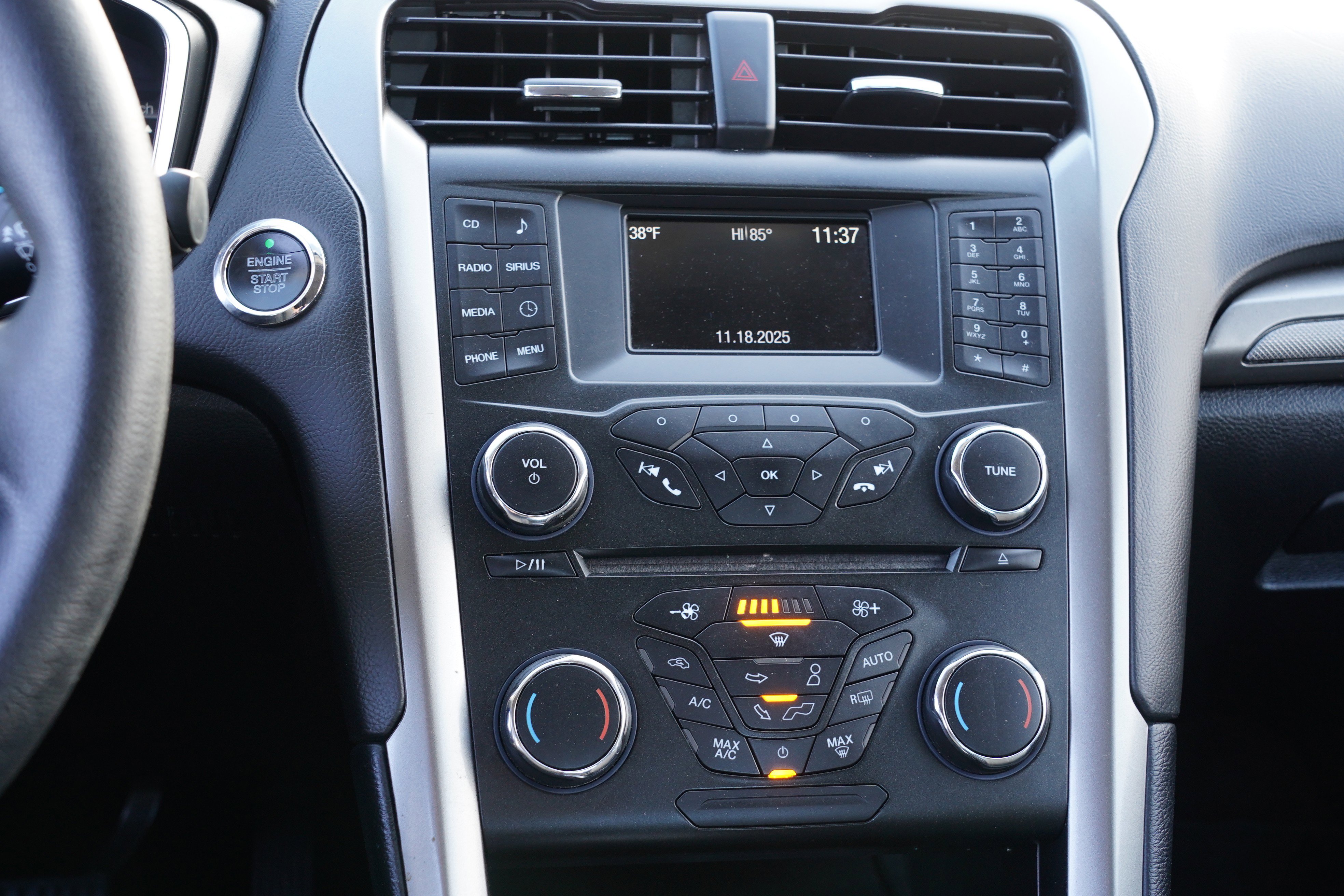 Used 2017 Ford Fusion SE image 22