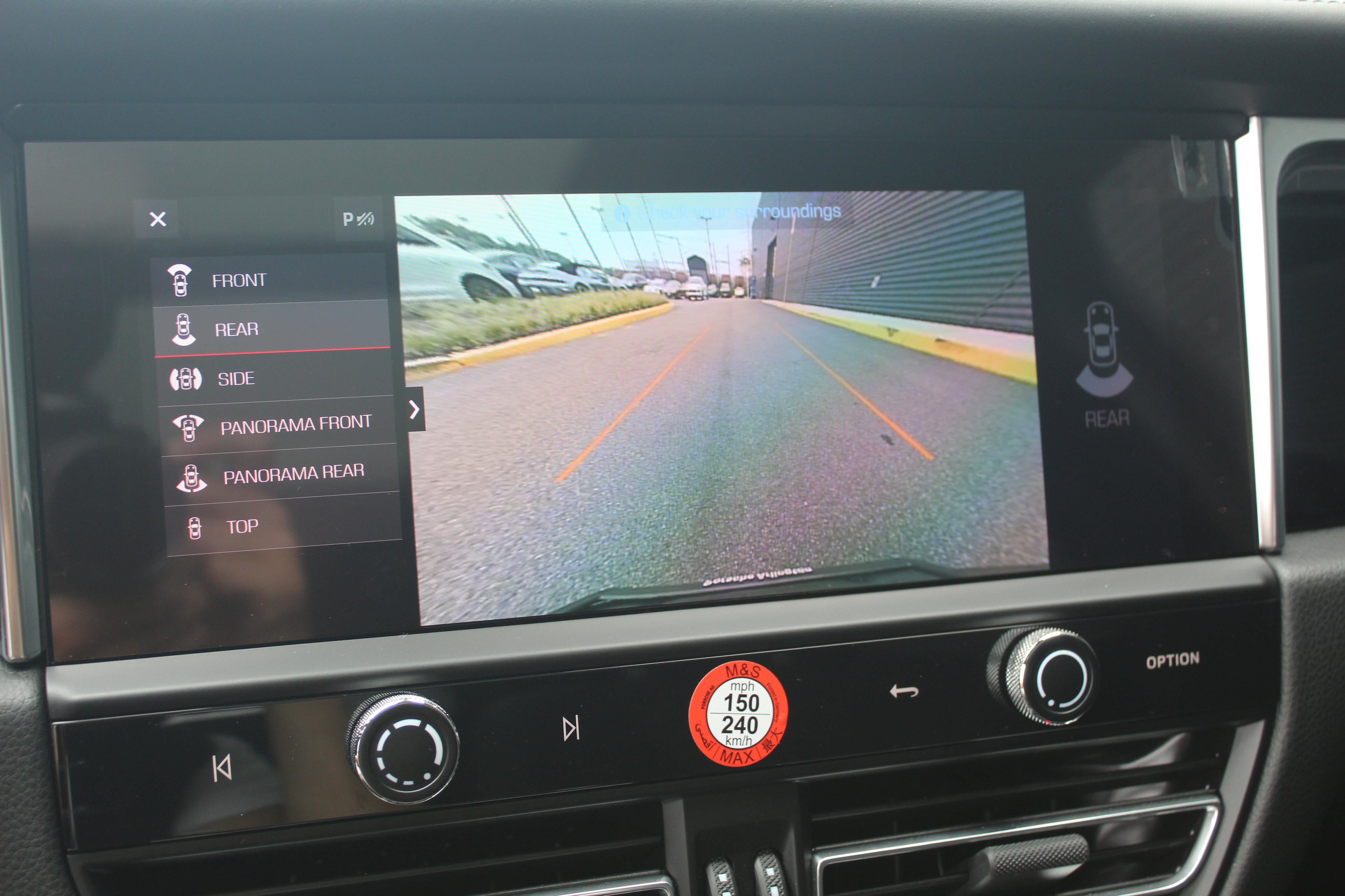 Certified 2025 Porsche Macan image 22