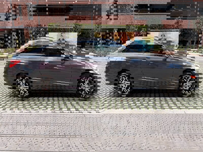 Used 2010 Mercedes-Benz E 550 Coupe image 4