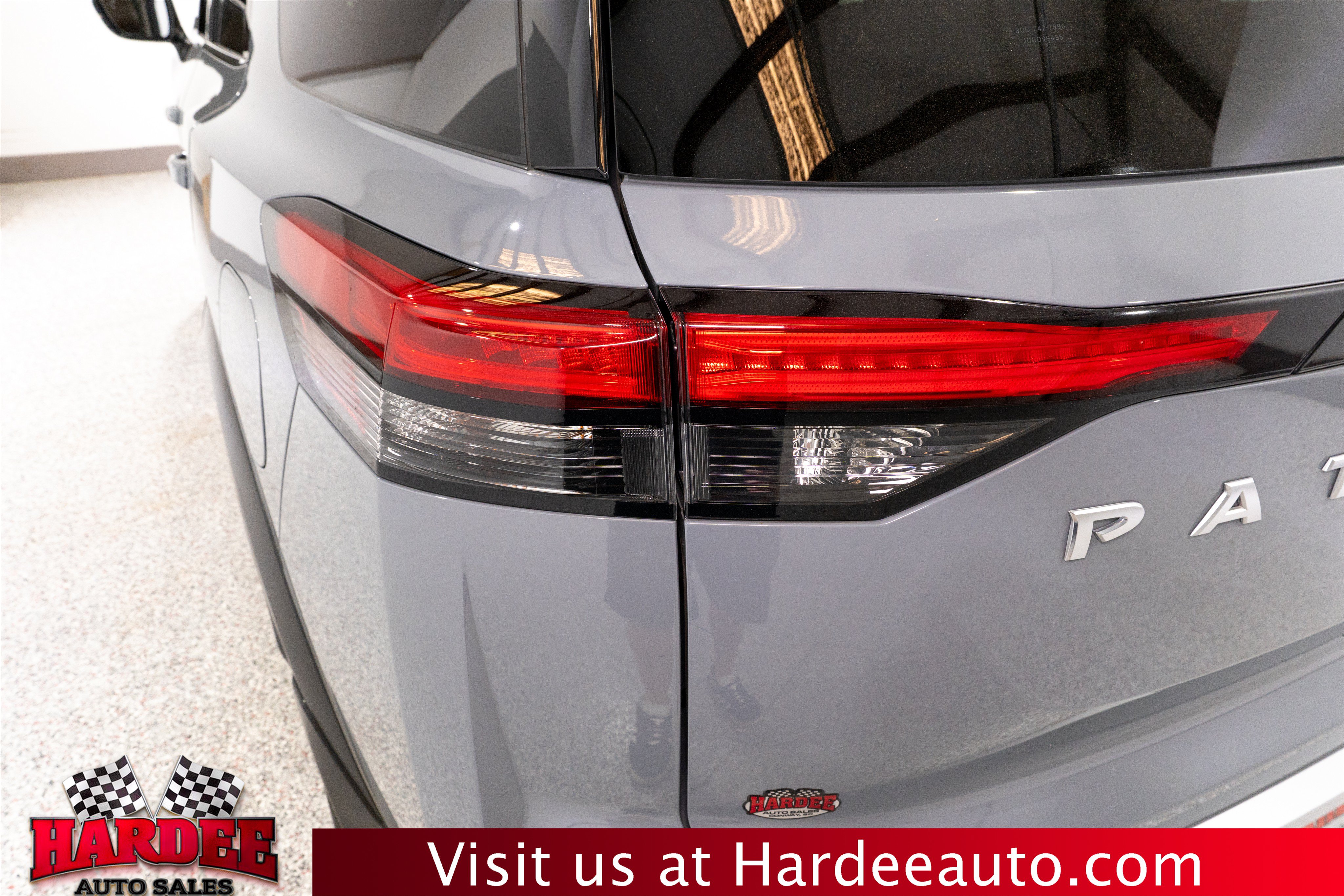 Used 2023 Nissan Pathfinder Platinum FWD image 9