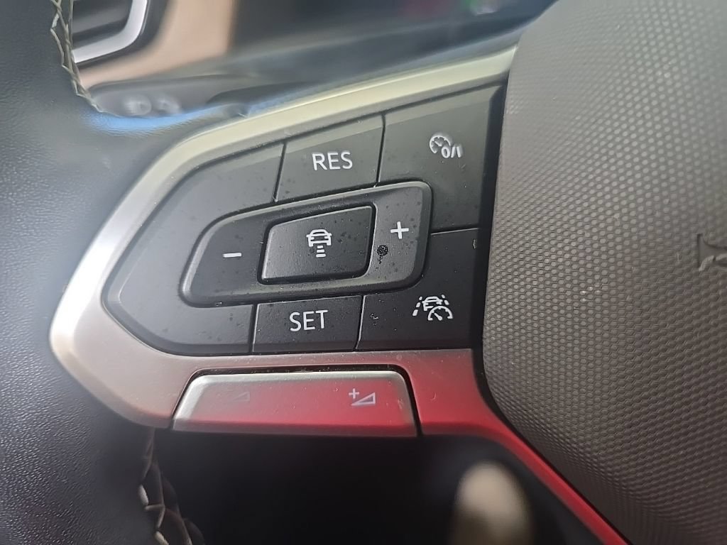 Used 2024 Volkswagen Atlas SE AWD/4WD image 17