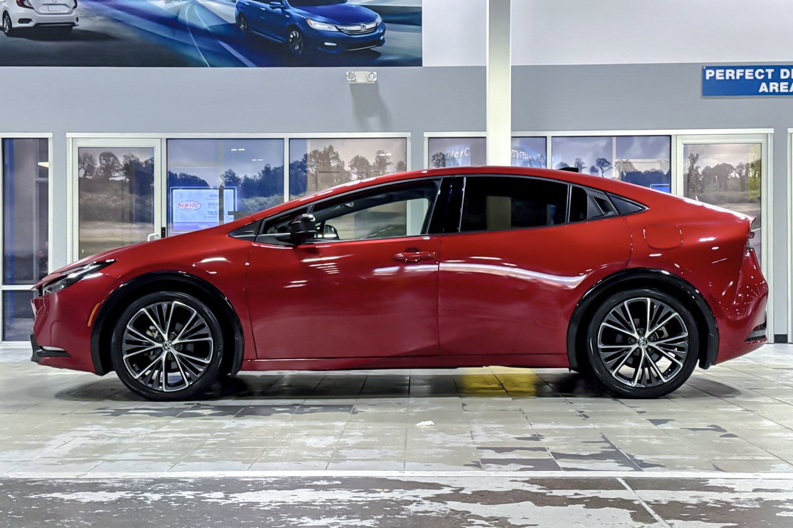 Used 2024 Toyota Prius Limited w/ Limited Premium Package image 2