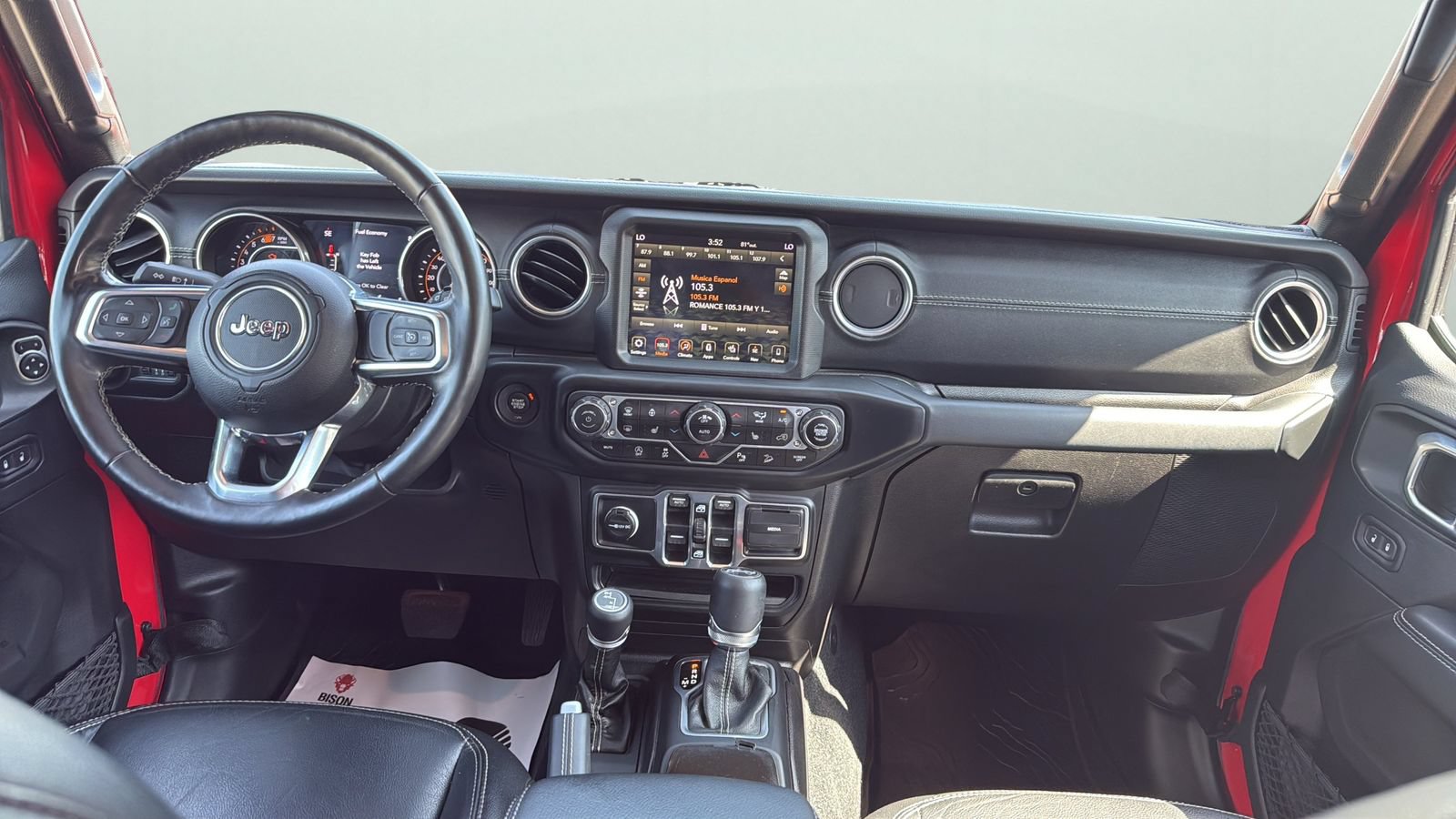 Used 2018 Jeep Wrangler Unlimited Sahara AWD/4WD image 21