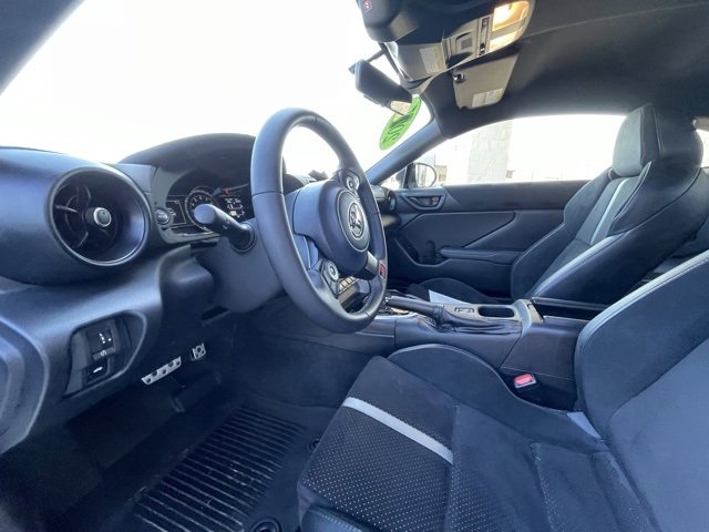 Used 2025 Toyota GR86 Premium w/ Performance Package image 10