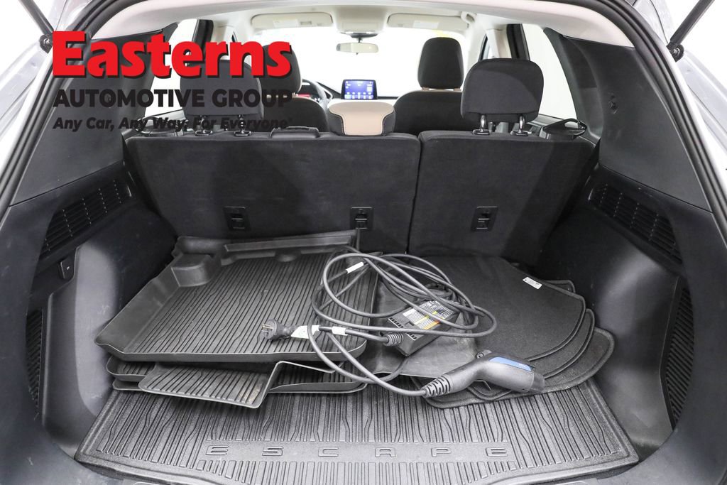 Used 2022 Ford Escape SE w/ Cold Weather Package image 9