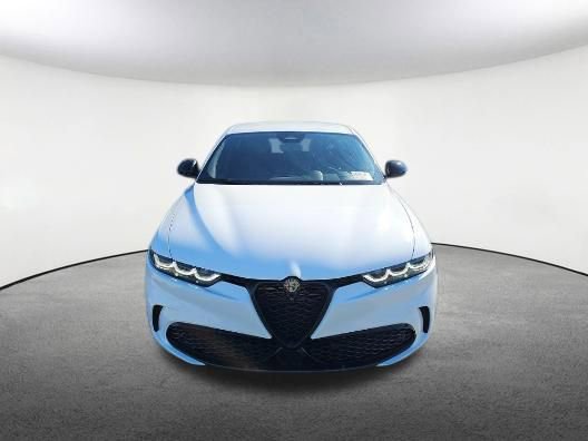 Used 2025 Alfa Romeo Tonale w/ Active Assist Package image 2