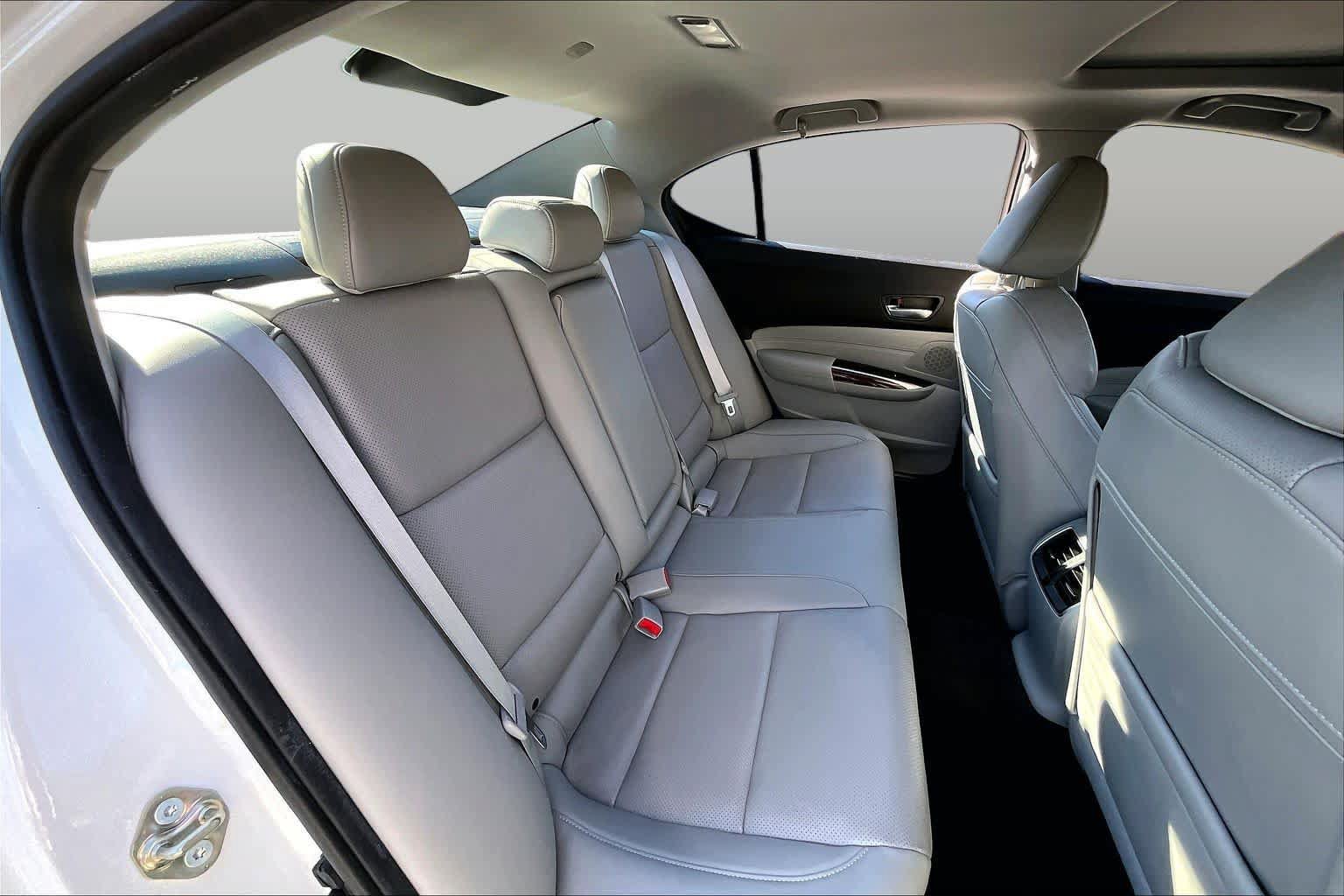 Used 2016 Acura TLX w/ Technology Package FWD image 21