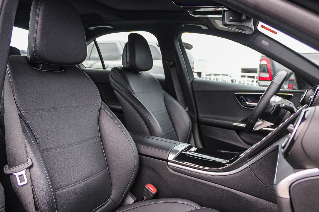 Used 2025 Mercedes-Benz C 300 4MATIC Sedan image 17