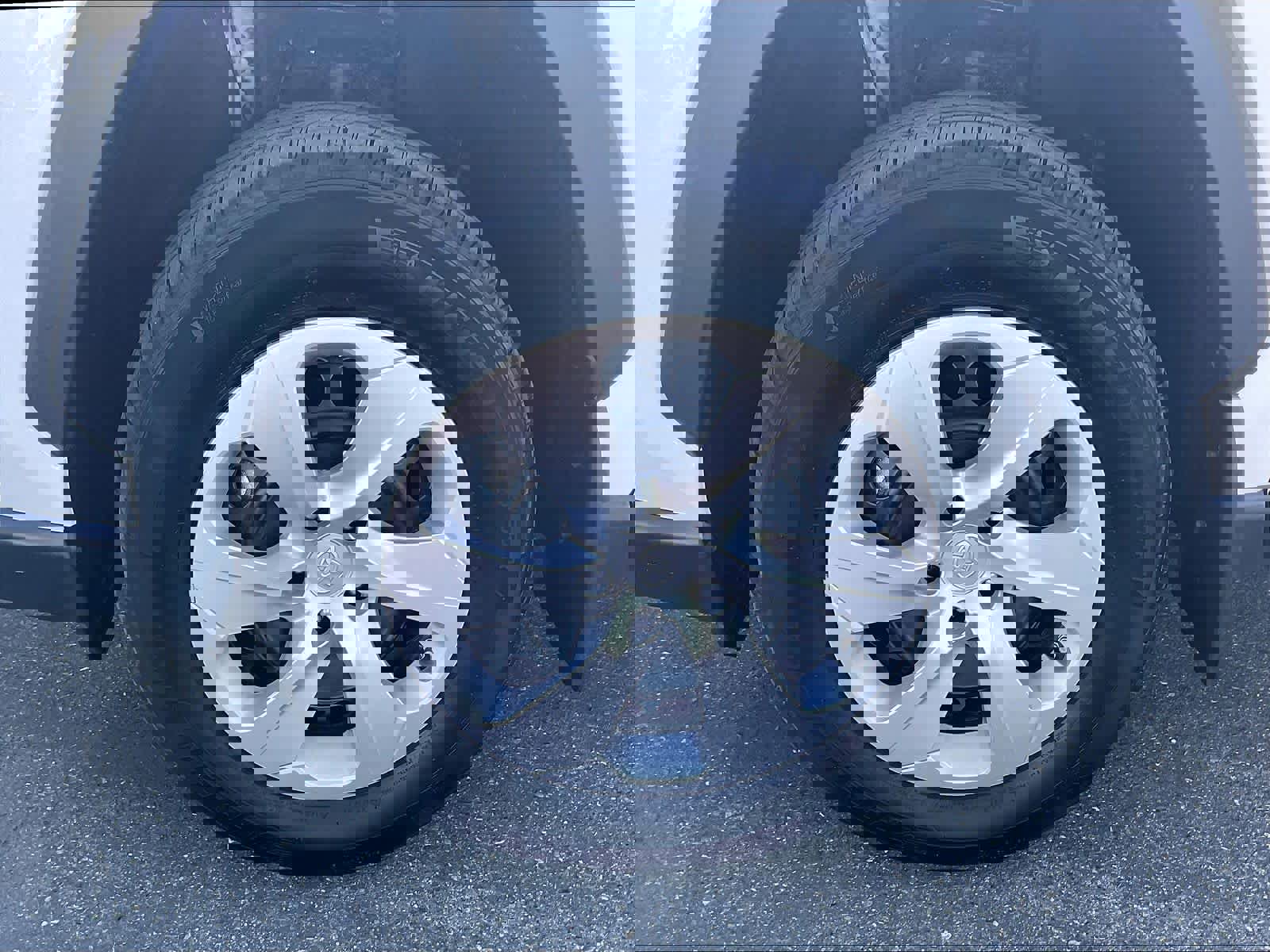 Used 2024 Toyota RAV4 LE image 12