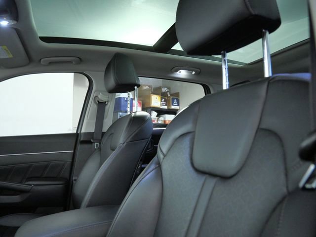 Used 2023 Kia Sorento SX image 18