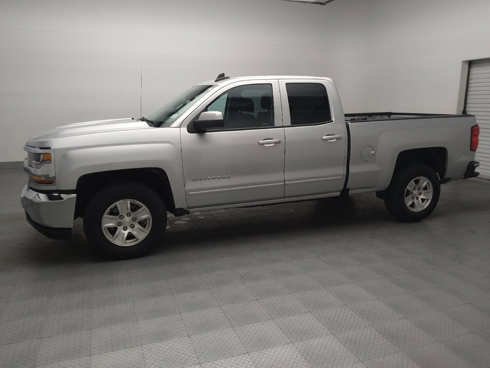 Used 2018 Chevrolet Silverado 1500 LT w/ Trailering Package RWD image 2
