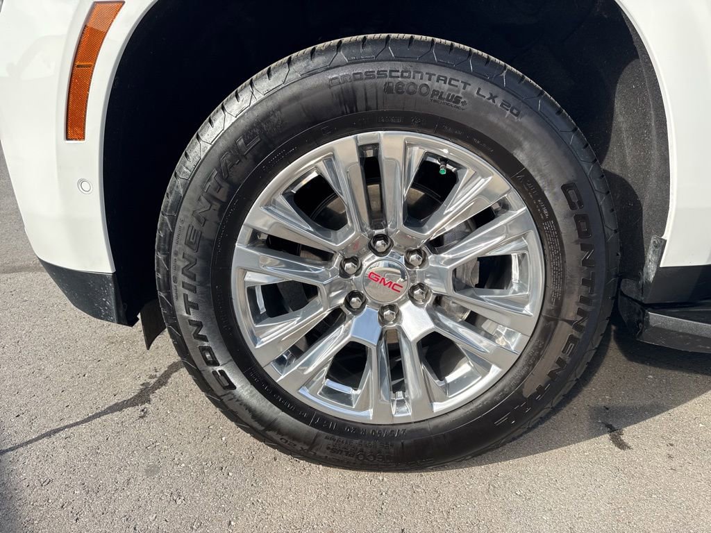 Used 2025 GMC Yukon Denali RWD image 31