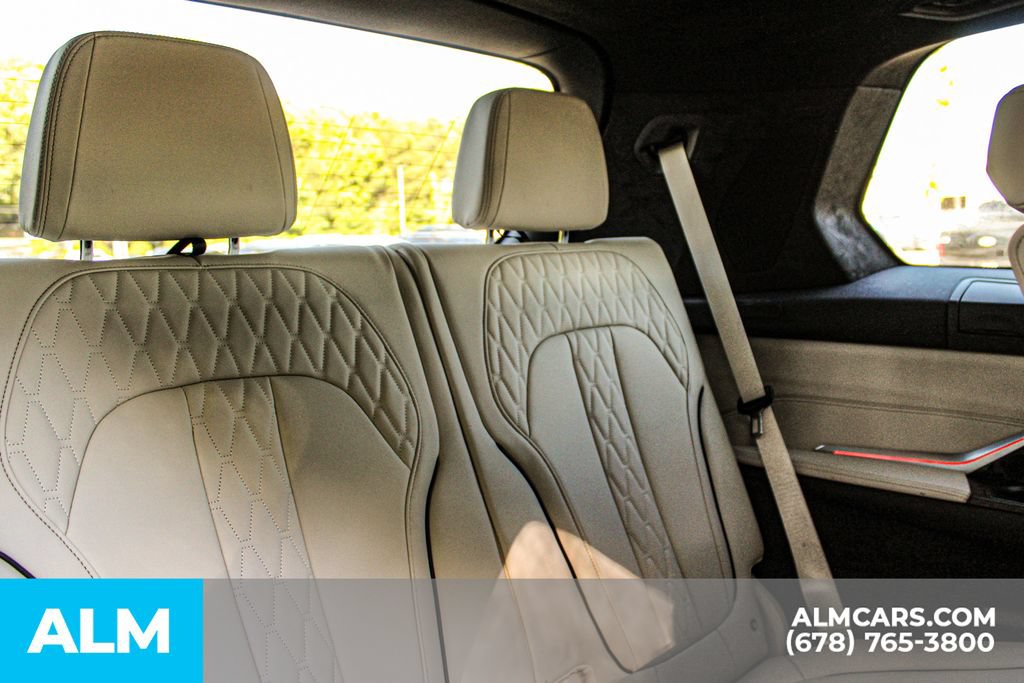 Used 2022 BMW X7 M50i w/ Dynamic Handling Package AWD/4WD image 21