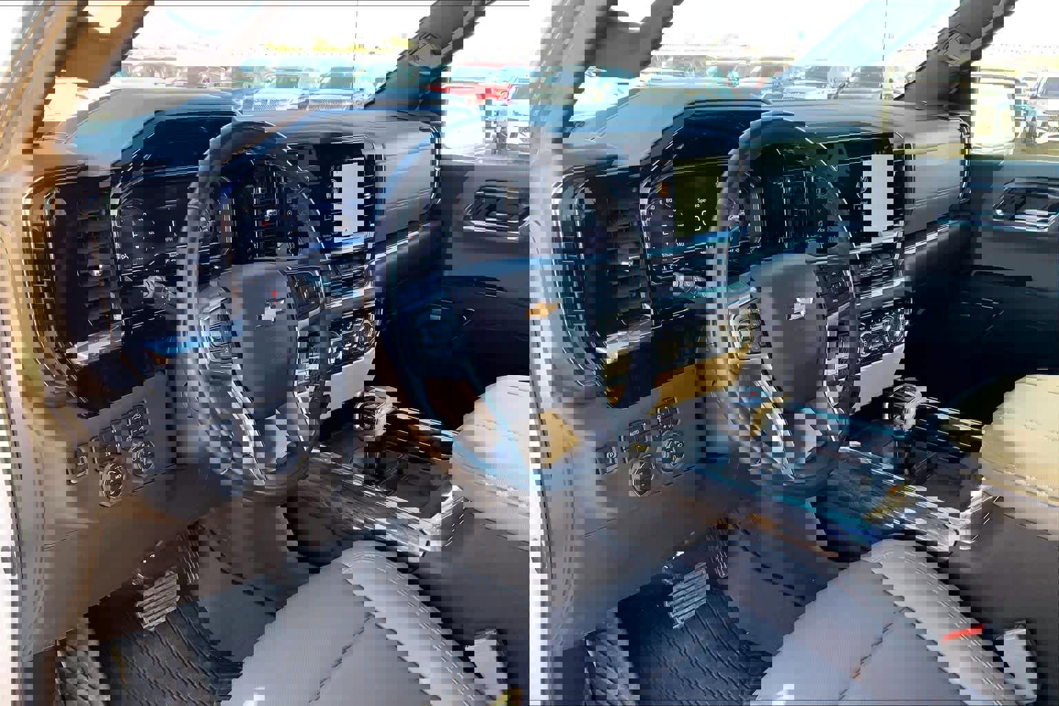 Used 2024 Chevrolet Silverado 1500 LTZ image 18