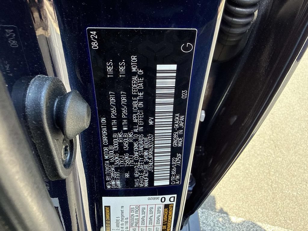 Used 2024 Toyota 4Runner SR5 Premium w/ Moonroof Package AWD/4WD image 20