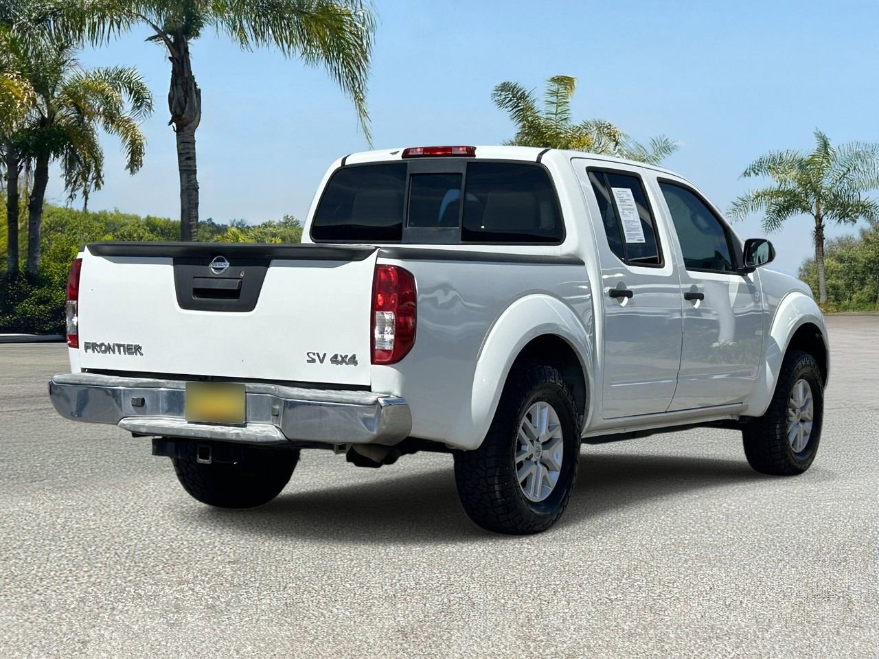 Used 2016 Nissan Frontier SV image 5