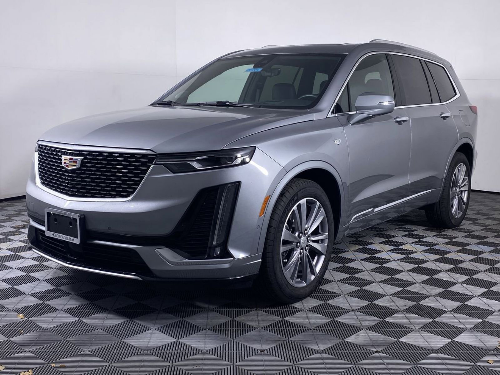 New 2025 Cadillac XT6 Premium Luxury w/ Technology Package FWD image 19