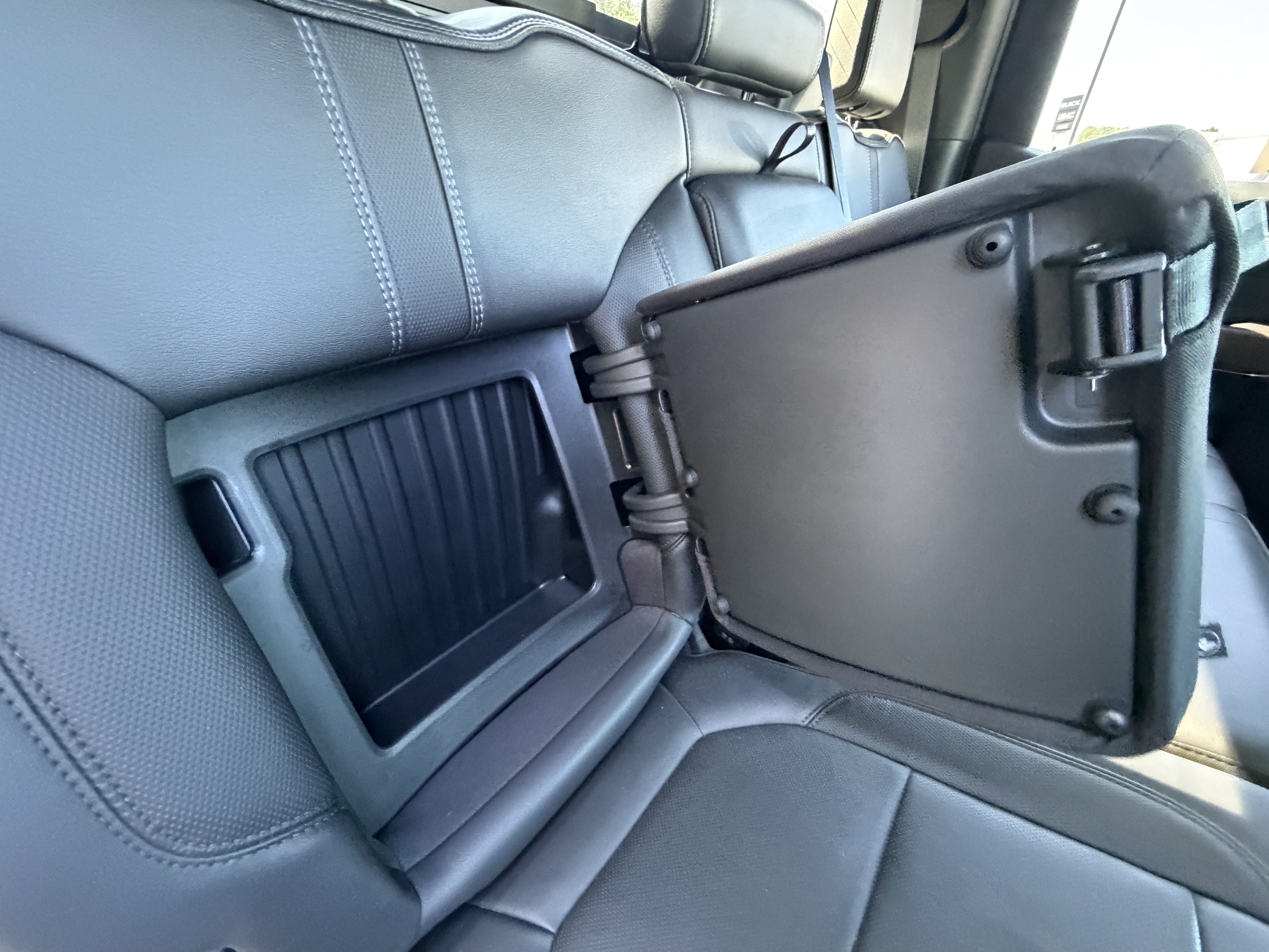 Used 2021 Chevrolet Silverado 1500 High Country w/ Technology Package AWD/4WD image 18