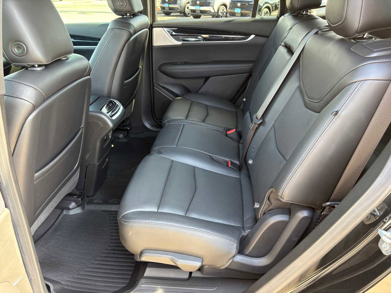 Used 2020 Cadillac XT6 Premium Luxury image 11