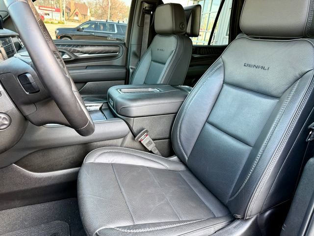 Used 2024 GMC Yukon Denali w/ Advanced Technology Package AWD/4WD image 14