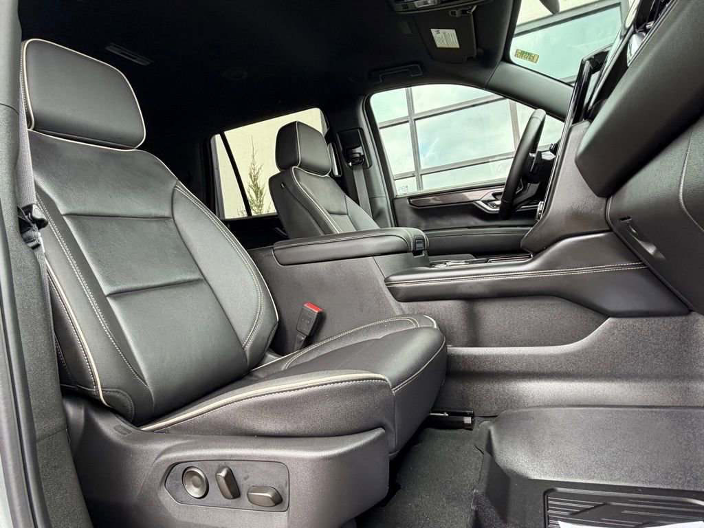 Used 2026 GMC Yukon Elevation w/ LPO, Floor Liner Package image 21