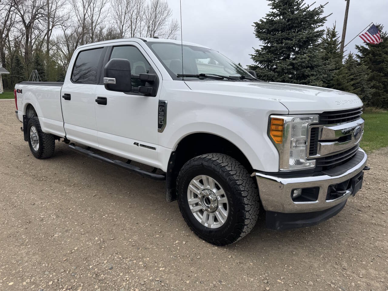 Used 2017 Ford F350 XLT w/ XLT Value Package AWD/4WD image 2