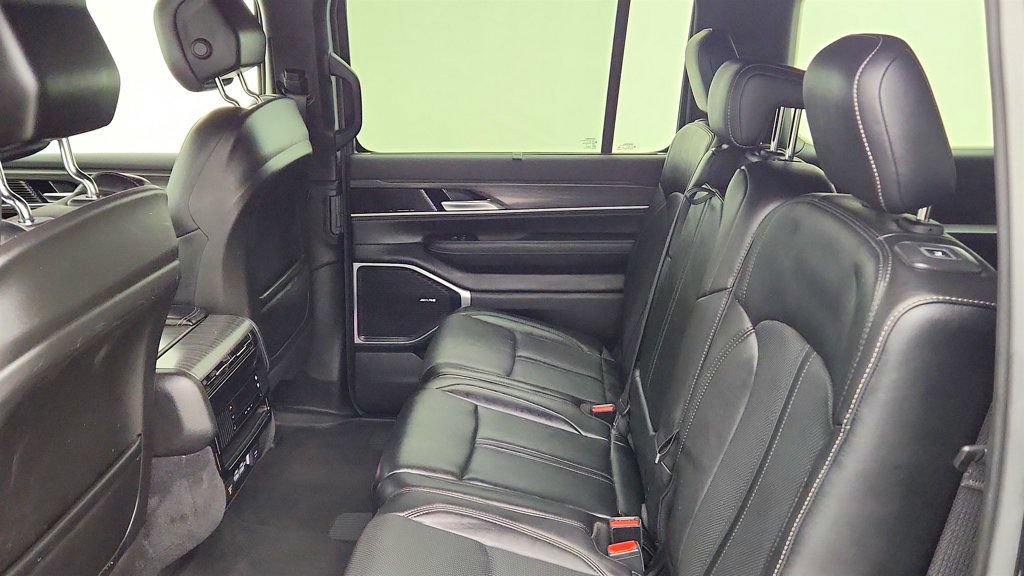 Used 2023 Jeep Wagoneer Series III w/ Convenience Group I AWD/4WD image 20