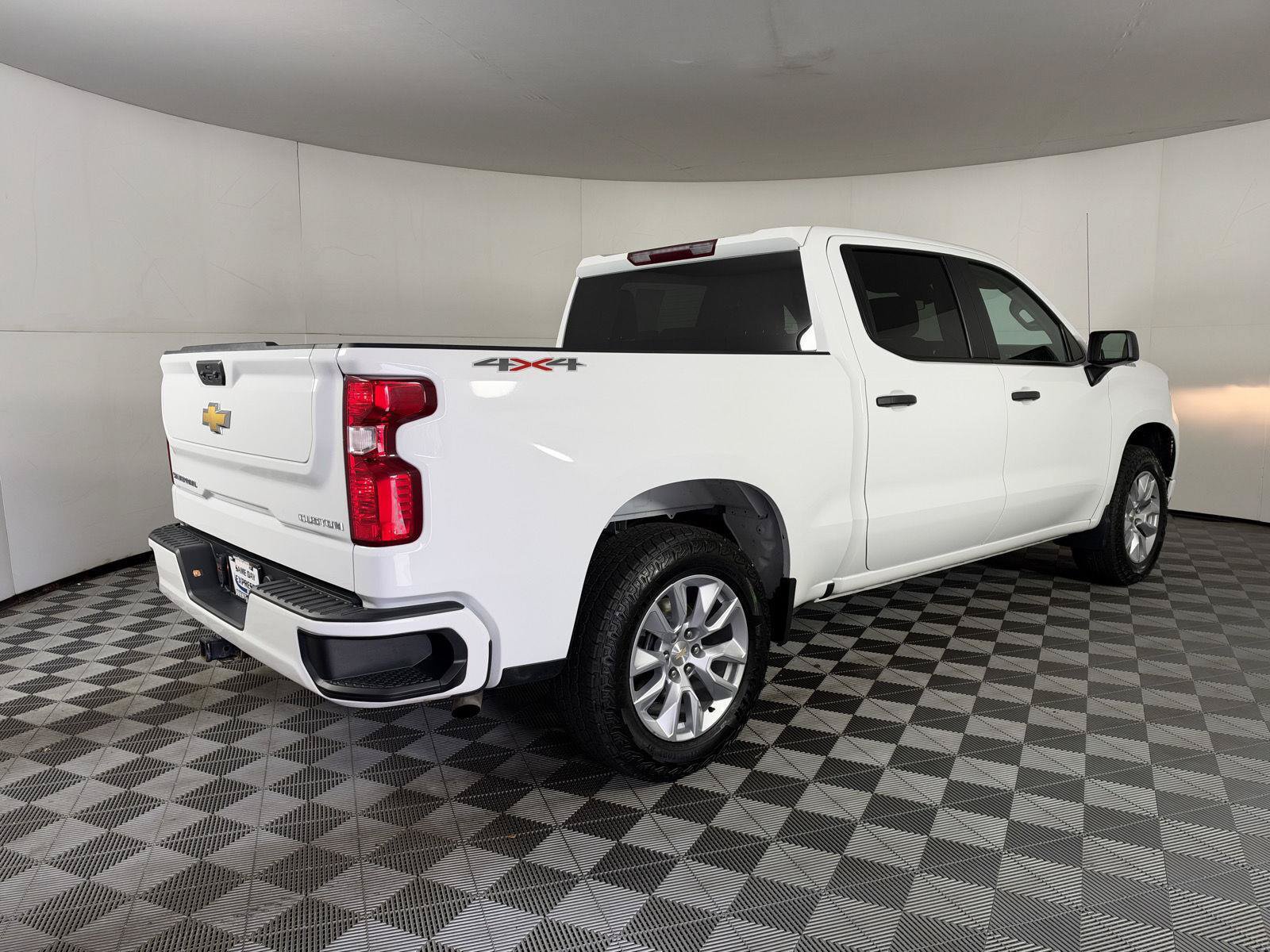 Used 2022 Chevrolet Silverado 1500 Custom AWD/4WD image 6
