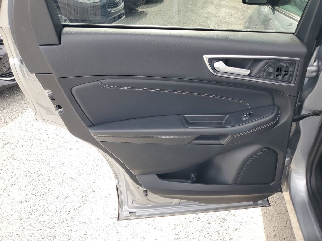 Used 2024 Ford Edge Titanium image 31