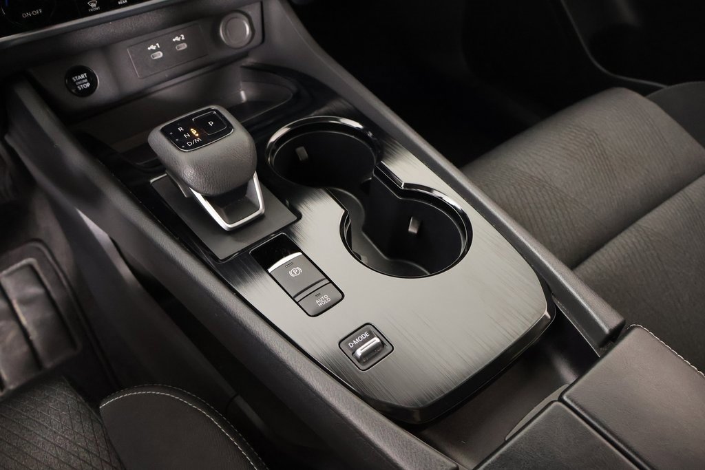 Used 2024 Nissan Rogue SV image 7