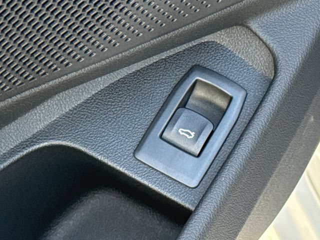 Used 2025 BMW 330i xDrive Sedan AWD/4WD image 22