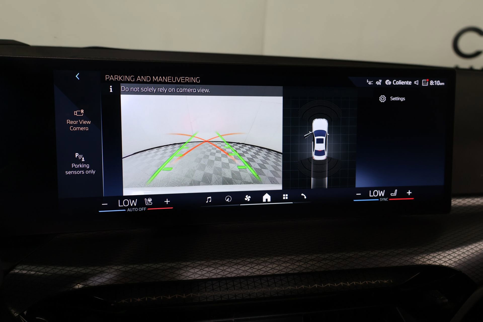 Used 2025 BMW 330i Sedan w/ M Sport Package image 6