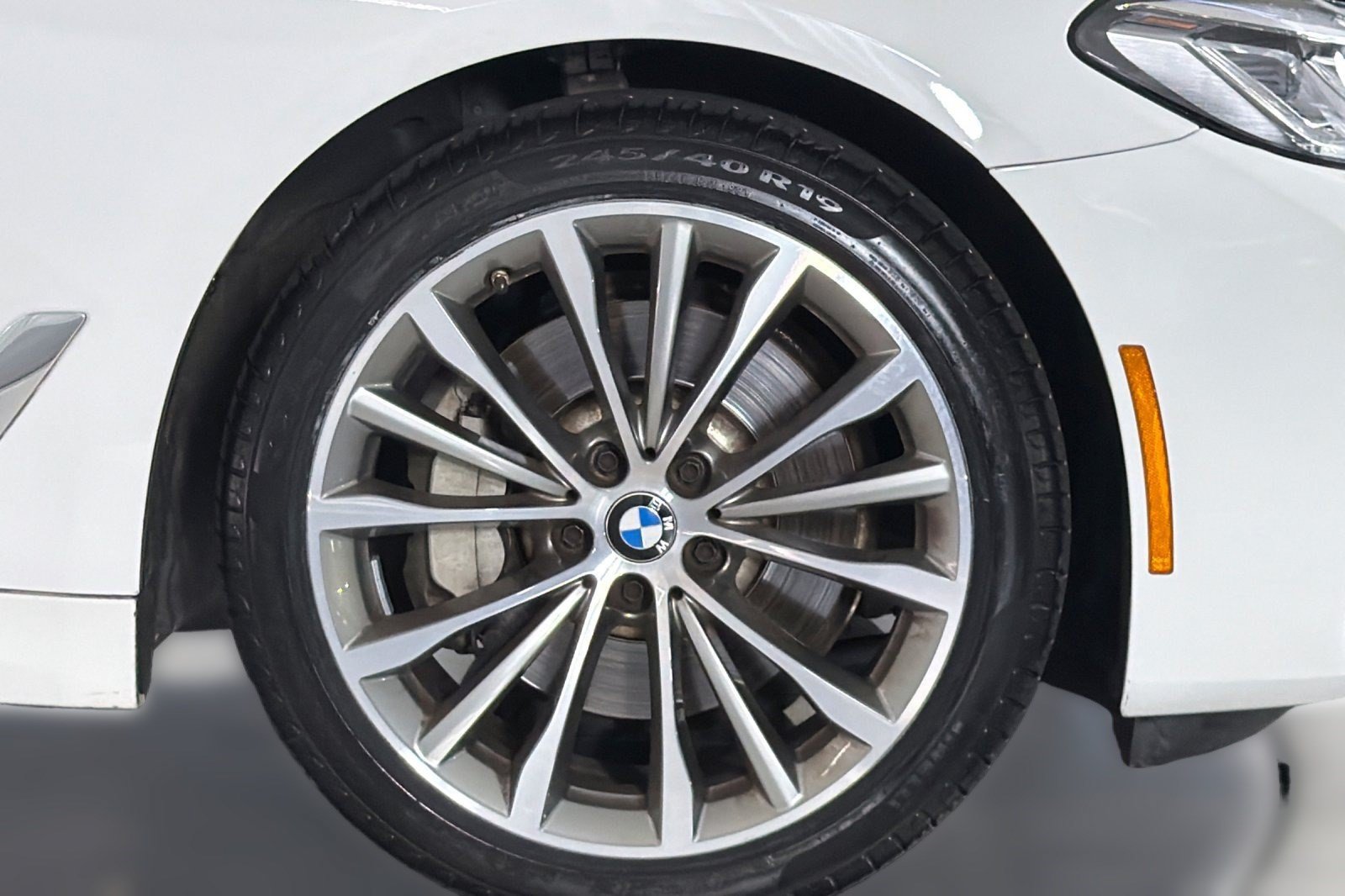 Used 2023 BMW 530i w/ Premium Package RWD image 12