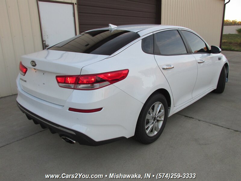 Used 2019 Kia Optima LX FWD image 4