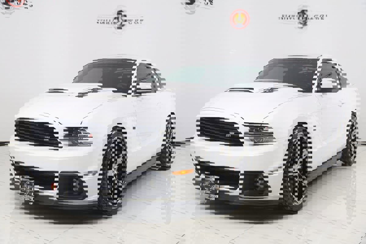 Used 2014 Ford Mustang GT w/ Equipment Group 301A image 5