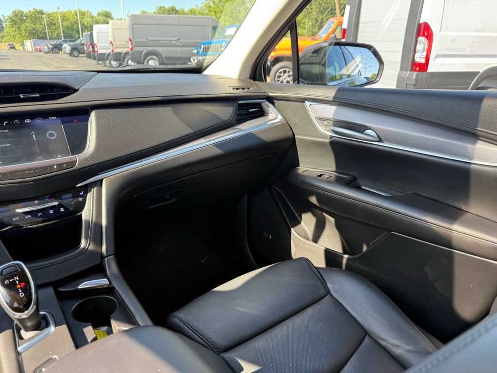 Used 2018 Cadillac XT5 Premium Luxury w/ Driver Assist Package AWD/4WD image 30