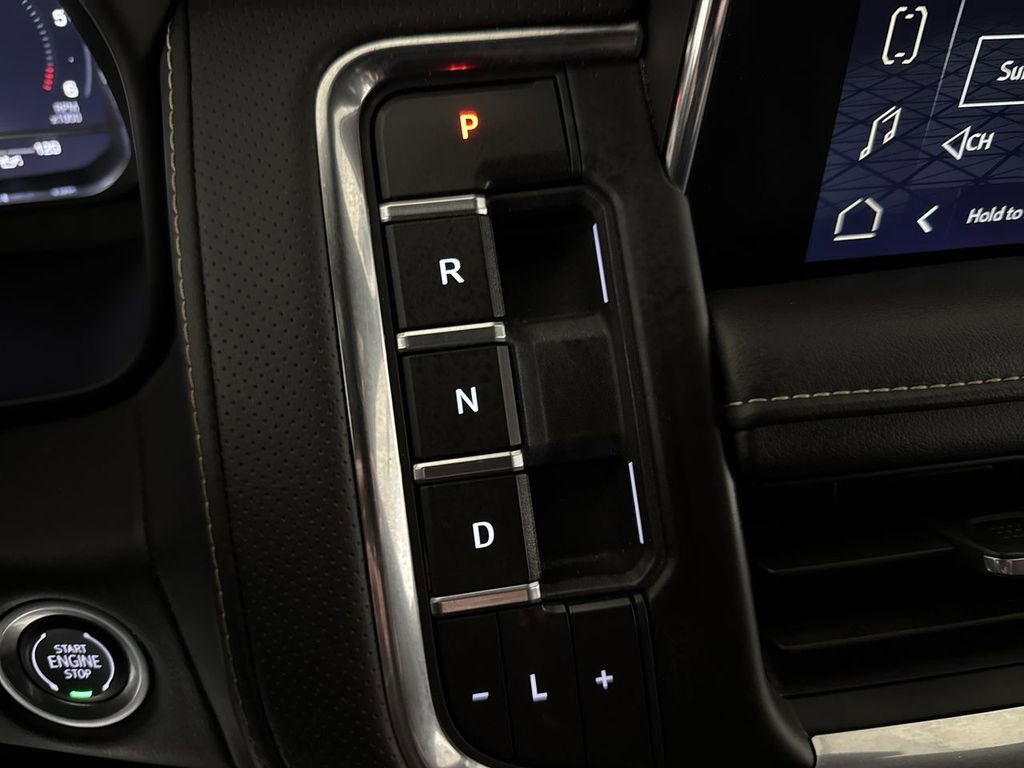 Used 2024 GMC Yukon SLT image 17