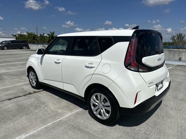 Used 2023 Kia Soul LX image 15