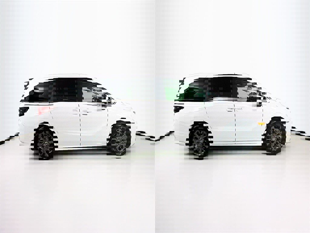 New 2026 Honda Odyssey Touring image 7