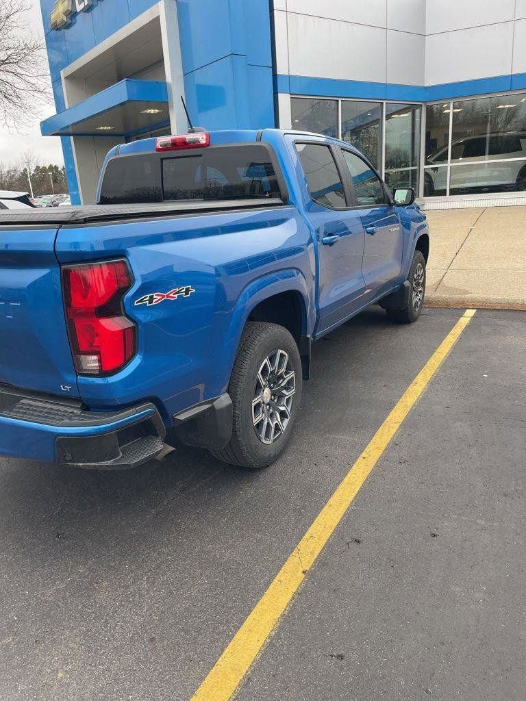 Used 2023 Chevrolet Colorado LT w/ LT Convenience Package III AWD/4WD image 3