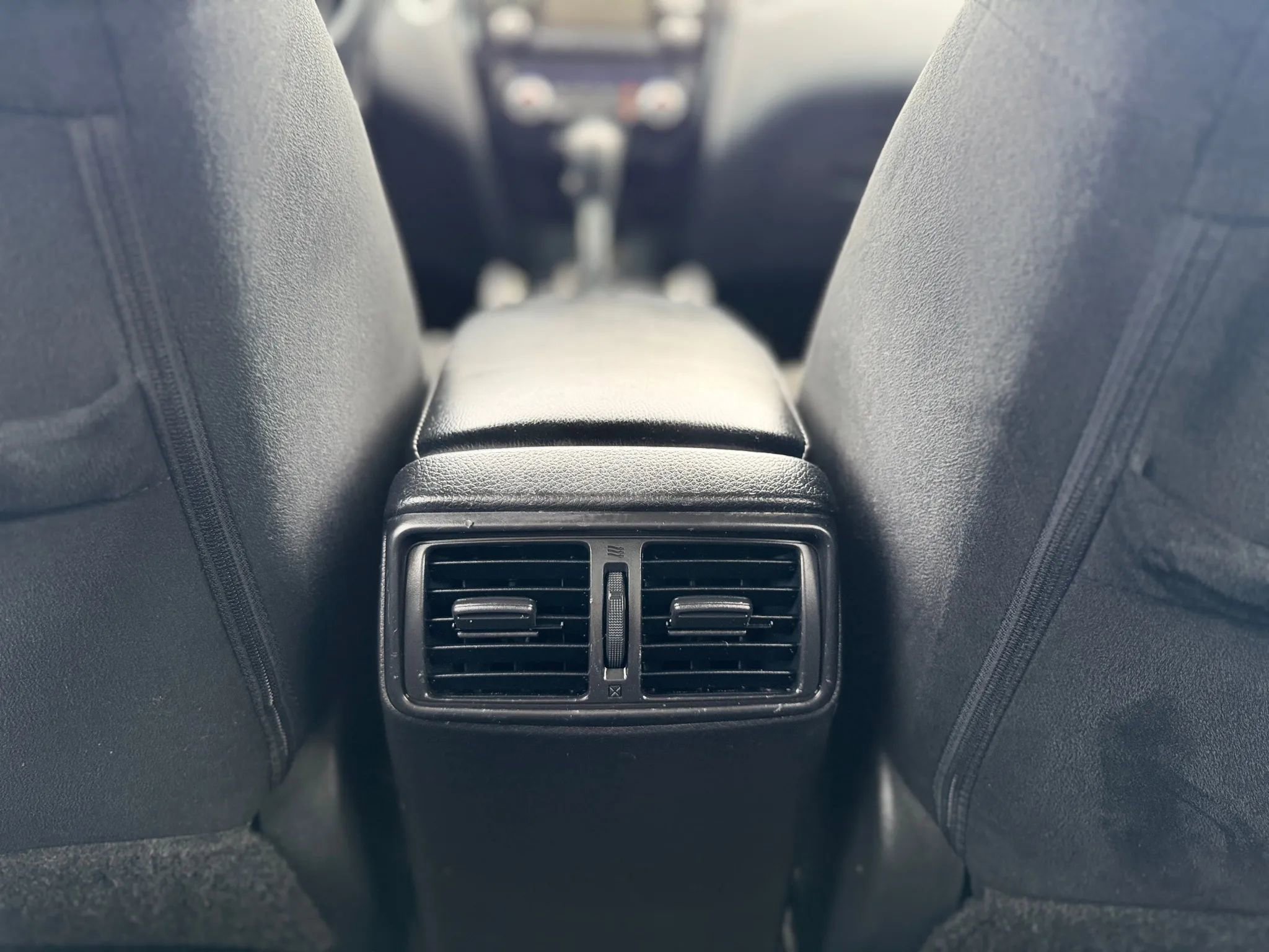 Used 2015 Nissan Rogue SV image 23