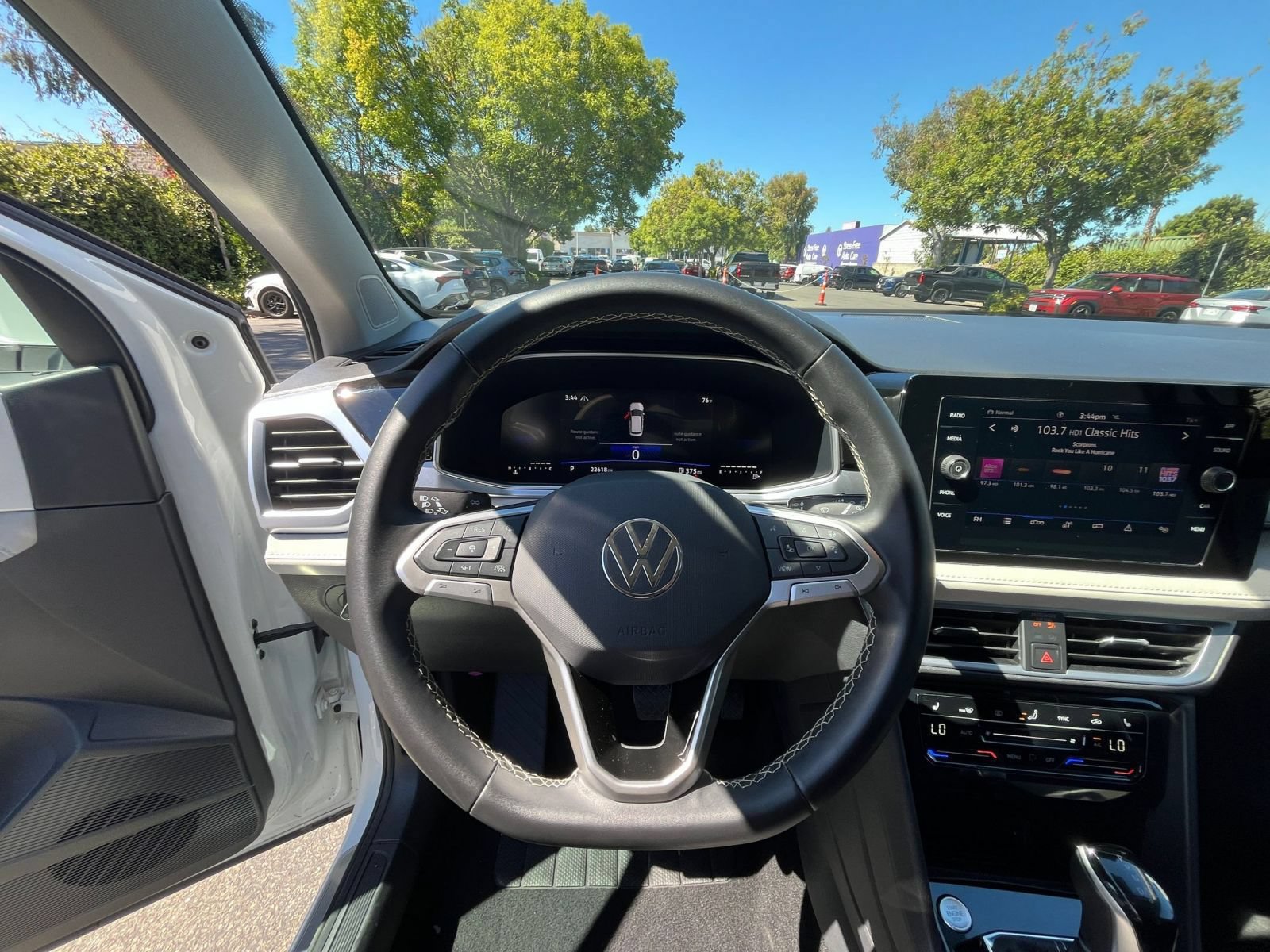 Used 2026 Volkswagen Taos SE AWD/4WD image 34