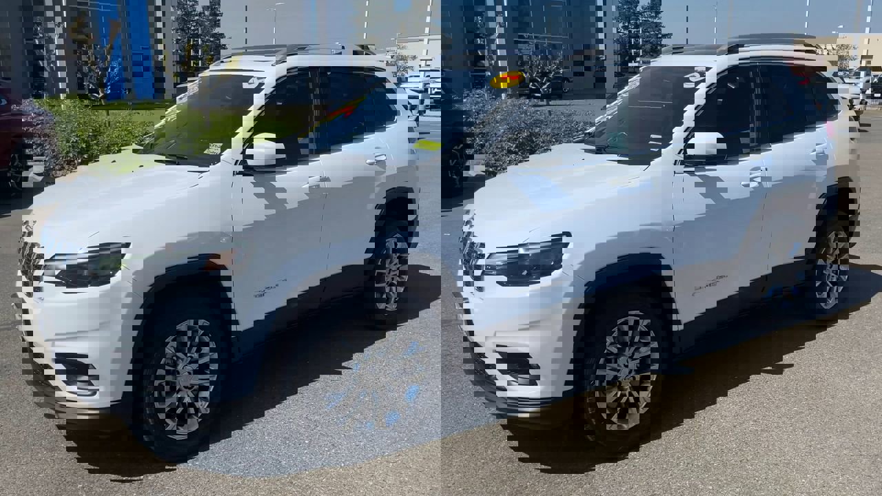 Used 2021 Jeep Cherokee Latitude Lux w/ Sun & Sound Group image 3