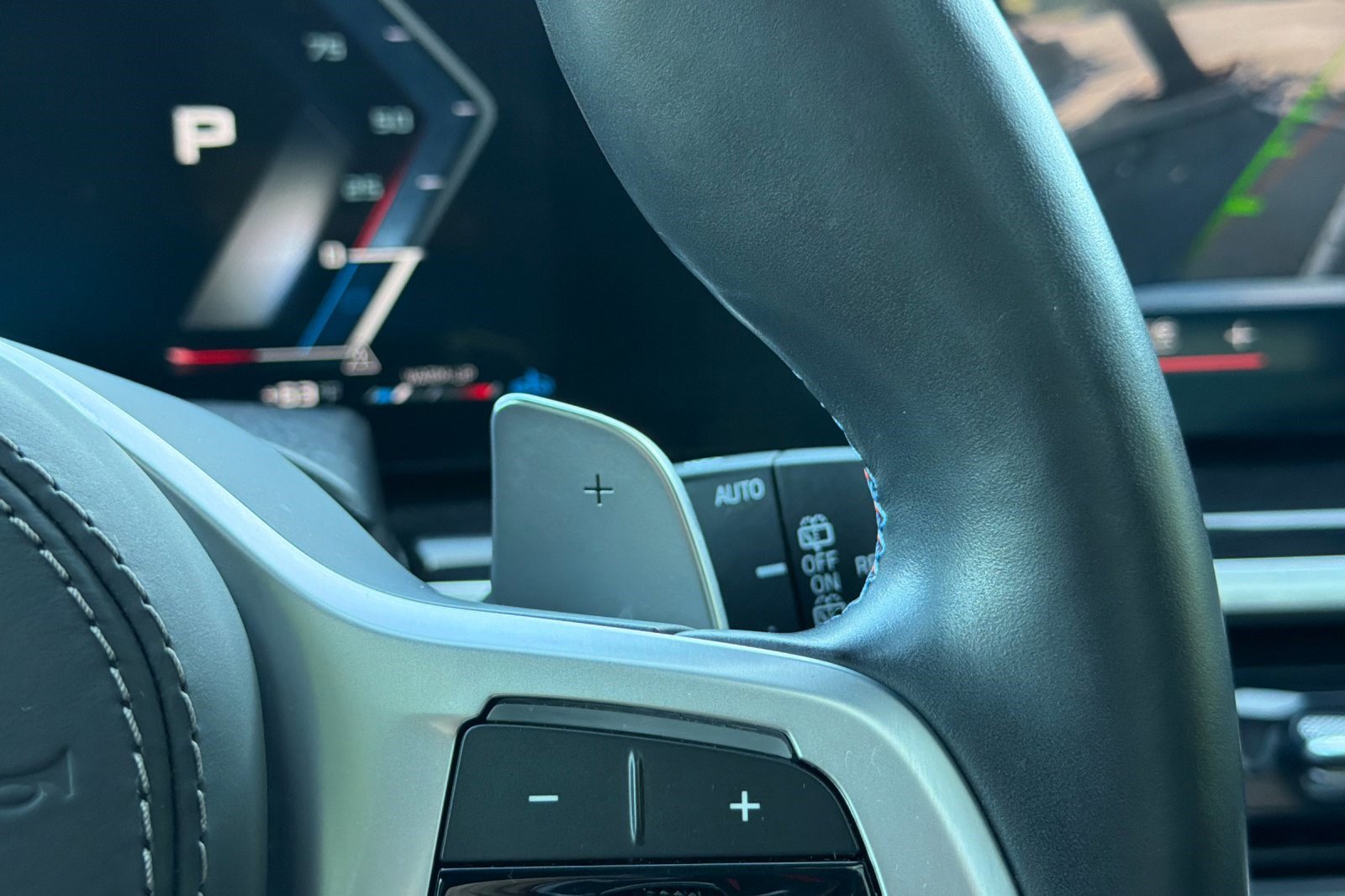Certified 2025 BMW X7 M60i AWD/4WD image 33