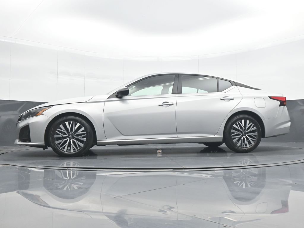 Used 2024 Nissan Altima 2.5 SV image 27